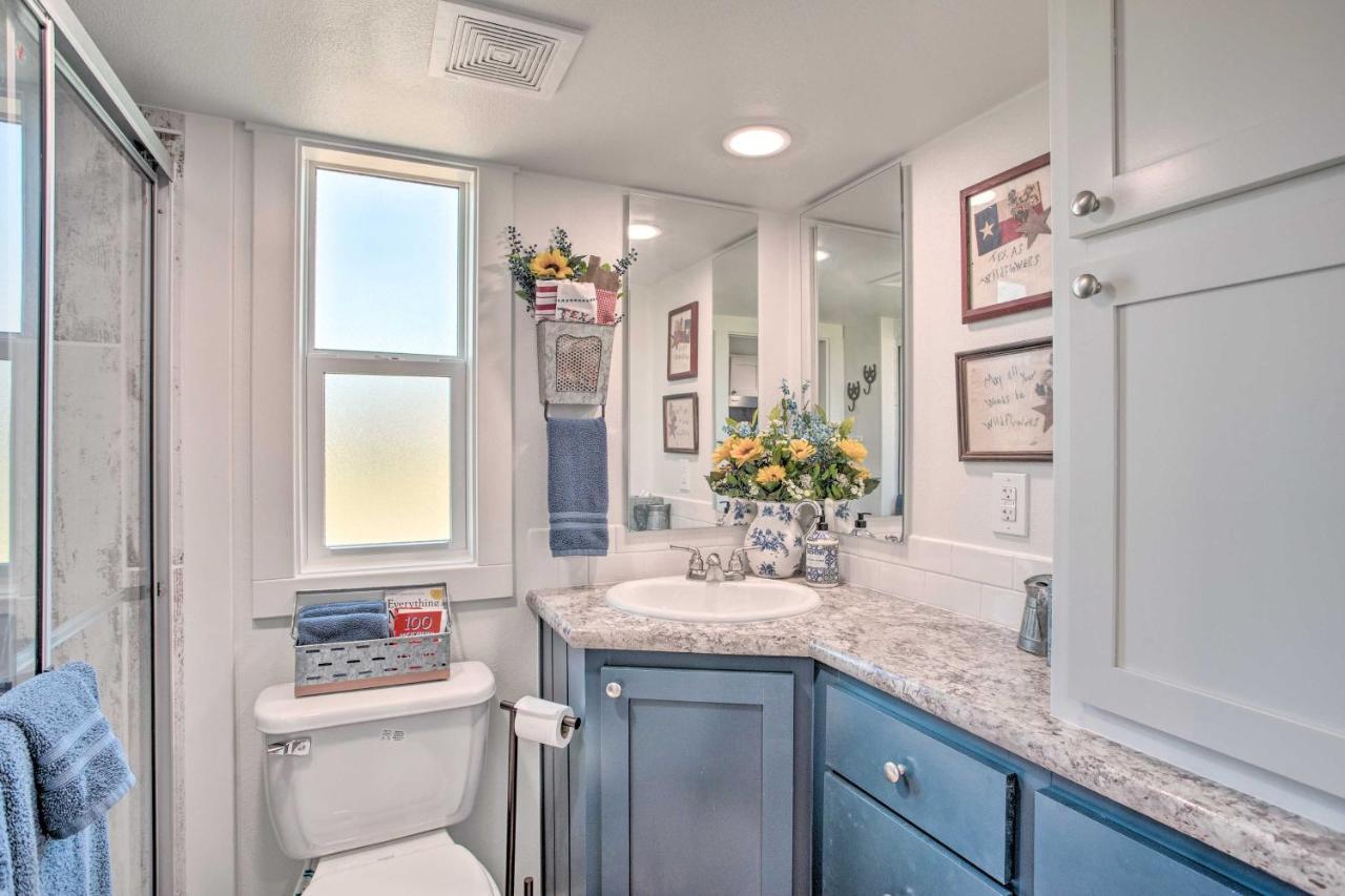 Cozy Mckinney Tiny Home With Porch And Fire Pit! Exterior foto
